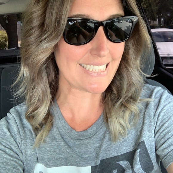 Meet your Posher, Danielle - Picture 1 of 1